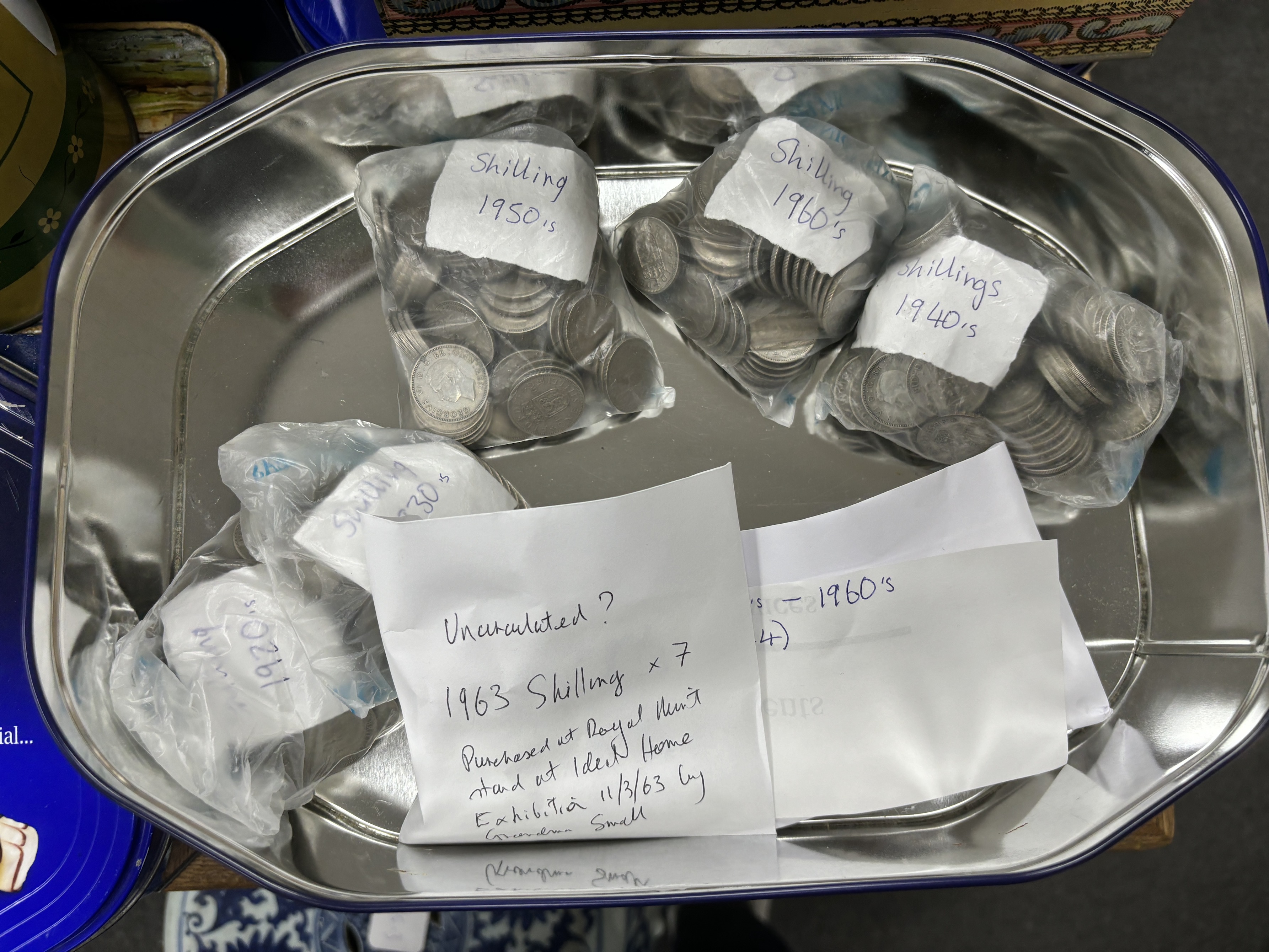 British coins, George V to QEII, including a large quantity of 1920s and 1930s halfcrowns, a large quantity of 1920s to 1940s florins /two shillings, shillings, sixpences etc., pennies, and various foreign coins, commemo